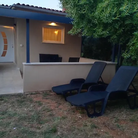 House For Rent Ulika Holiday home Valbandon