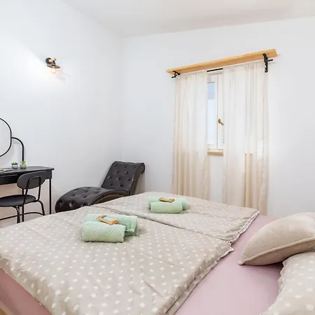 בית נופש House For Rent Ulika *