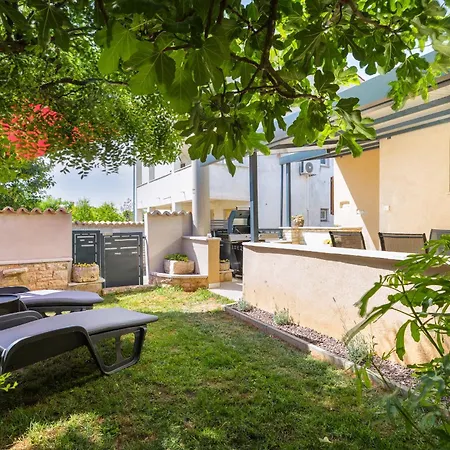 House For Rent Ulika *